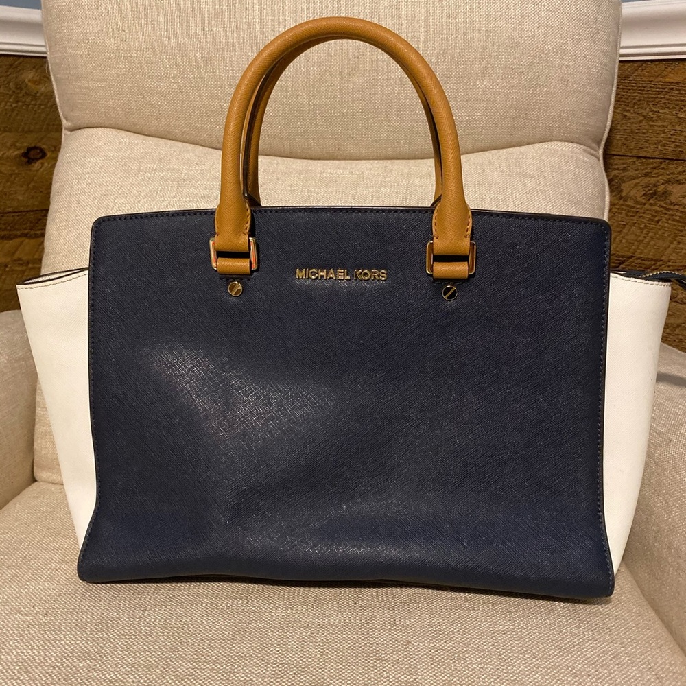 Michael Kors Selma Medium